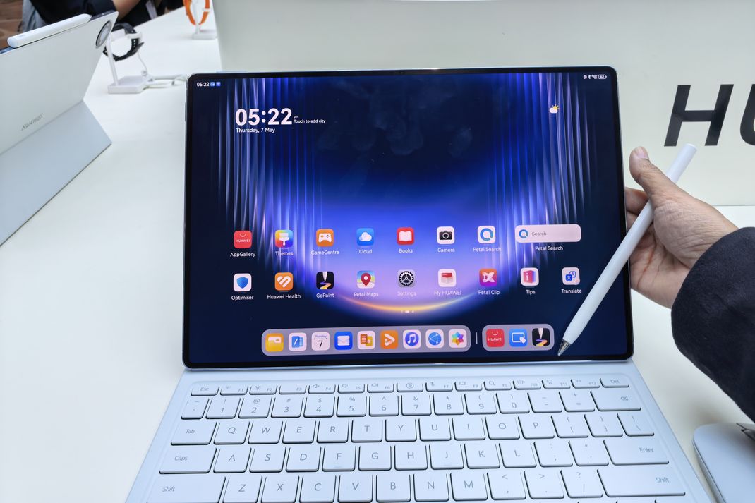 Huawei MatePad Pro Max Tawarkan Layar OLED 13,2 Inci dan Desain Tipis untuk Produktivitas